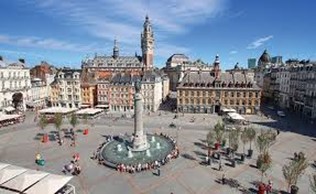 Downtown Lille, a place with a fountain